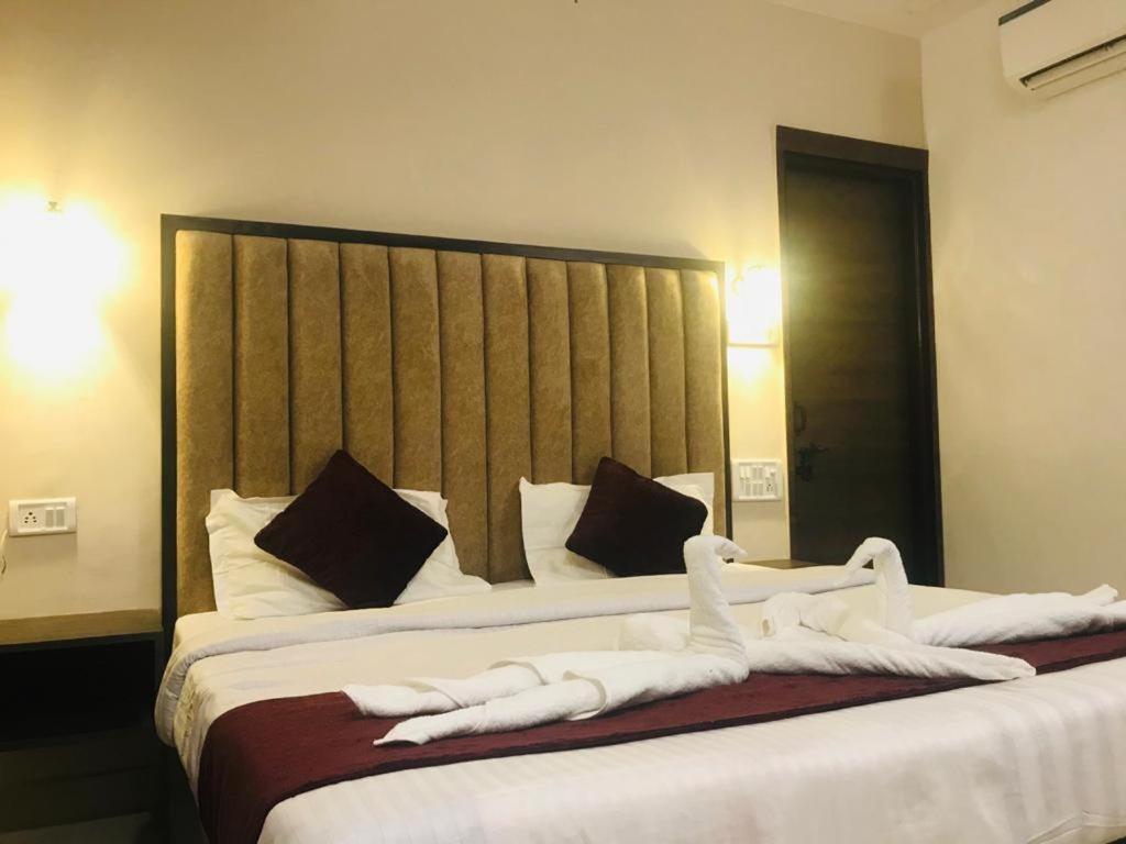 The Divine Oak Hotel Katra  Luaran gambar
