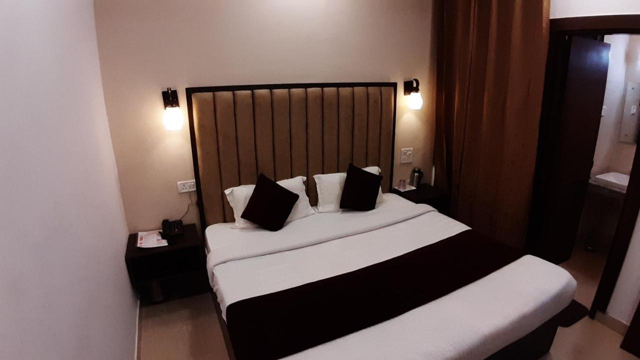The Divine Oak Hotel Katra  Luaran gambar